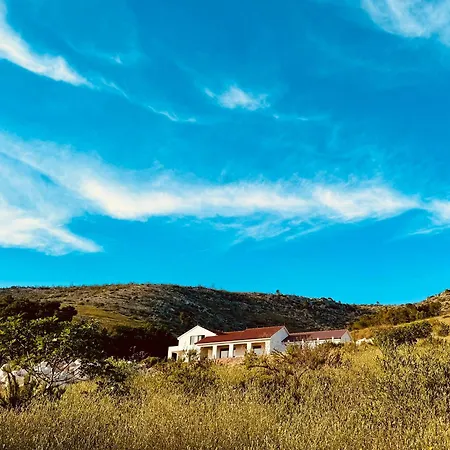 Alojamento de Acomodação e Pequeno-almoço Mansion Hvar